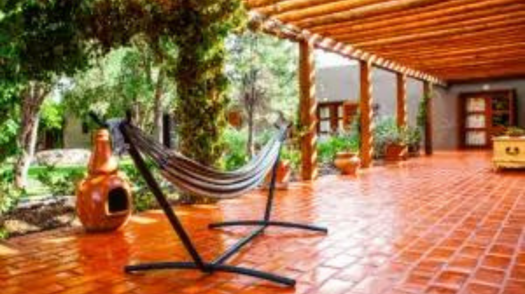 satillo floor and hammock in Cibolo courtyard