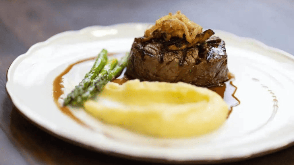 fillet mignon asparagus mashed potatoes
